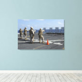 Polizeizug mit der Berretta M9 Leinwanddruck (Insitu (Holzboden))