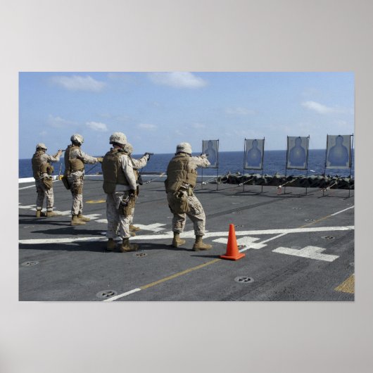 Polizeizug mit der Berretta M9 Poster (Vorne)