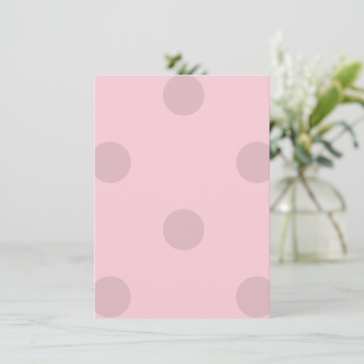 Polka Dot Blush Pink Einladung (Stehend Vorderseite)