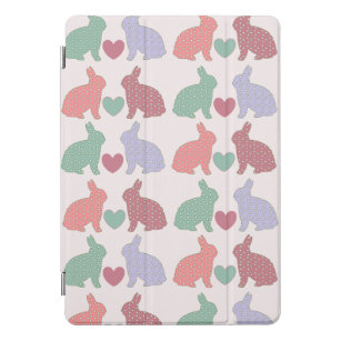 Polka Dot Bunnies und Herz-Muster auf rosa  iPad Pro Cover