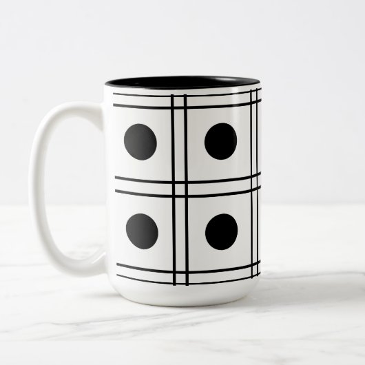 Polka Dot Circle Black and White Karo Muster Zweifarbige Tasse (Links)