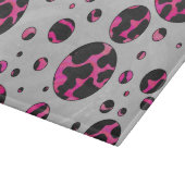 Polka Dot Cow Hot Pink und Black Print Schneidebrett (Ecke)
