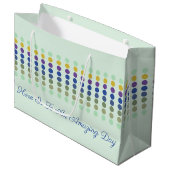 Polka Dot Designed Große Geschenktüte (Vorderseite Schrägansicht)