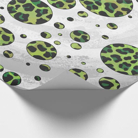 Polka Dot Leopard Black und Green Geschenkpapier (Ecke)