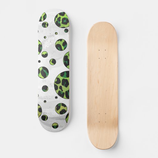 Polka Dot Leopard Black und Green Skateboard (Vorderseite)