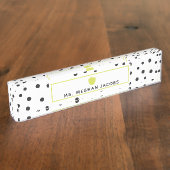 Polka Dot Neon Apple Teacher Namensplakette (Seite)