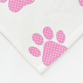 Polka Dot Paw Prints auf Weiß Fleecedecke (Ecke)