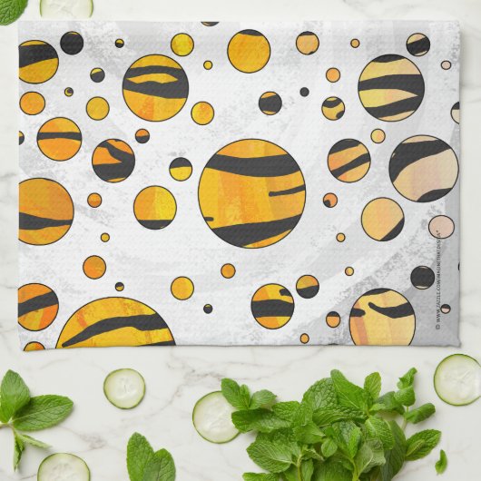 Polka Dot Tiger Black and Orange Print Geschirrtuch (Gefaltet)