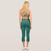 Polka-Dots aus grün und weiß gesteppt Capri Leggings (Rückseite)