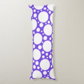 Polka Dots in Lila & weiß Seitenschläferkissen (Vorderseite Vertikal)