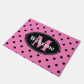 Polka Dots in Rosa und Schwarz Personalisiert Fußmatte (Schrägansicht)