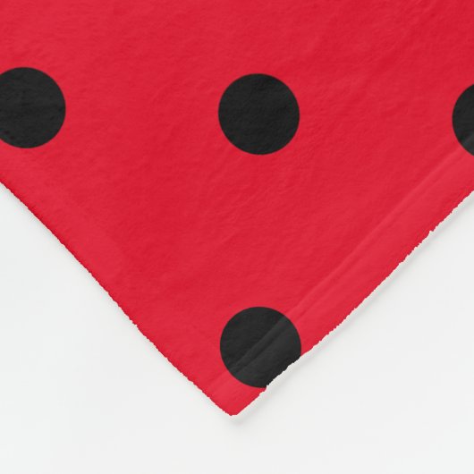 Polka Dots in Rot und Schwarz Fleecedecke (Ecke)