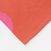 Polka Dots Pink und Rot Orange mit Monogramm Fleecedecke (Ecke)