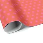 Polka Dots Pink und Rot Orange mit Monogramm Geschenkpapier (Rolleneckpunkt)