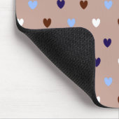 Polka-Herzen auf blassbraun Mousepad (Ecke)