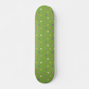 Polka Herzen auf grünem Grün Skateboard