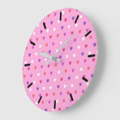 Polka-Herzen pink Große Wanduhr (Winkel)