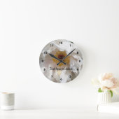 Pollenblättrige Blume mit Pollen Personalisiert Runde Wanduhr (Zuhause)