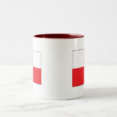 Polnische Falke-Flaggen-Tasse Zweifarbige Tasse (Mittel)