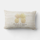 Polterabend Golden Pineapa Couple Rustikales Holz Lendenkissen (Rückseite)