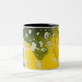 Polychromoptik #8 von Michael Moffa Zweifarbige Tasse (Mittel)