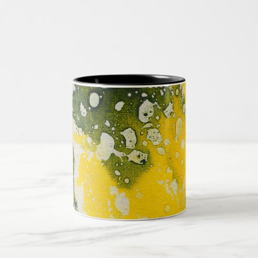 Polychromoptik #8 von Michael Moffa Zweifarbige Tasse (Mittel)