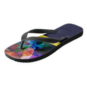 Polygonale geometrische Dreiecke, leuchtend bunt c Badesandalen (Schrägansicht)