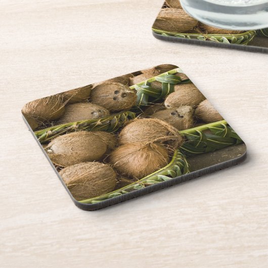 Polynesien, Königreich Tonga. Anzeige von Kokosnüs Untersetzer (Linke Seite)