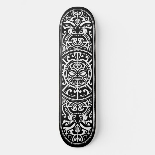 Polynesisches Stammes- Gesicht Schwarzweiss Skateboard (Vorderseite)