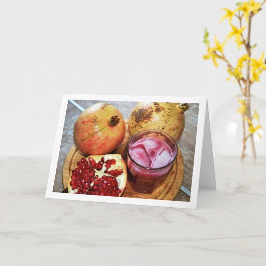 Pomegranate Fruit and Juiice on Chopping Board Karte (Gelbe Blume)