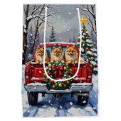 Pomeranian Christmas Red Truck Holiday Gift Mittlere Geschenktüte (Rückseite)