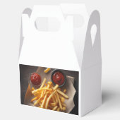 Pommes frites mit leckeren Snacks Geschenkschachtel (Geöffnet)