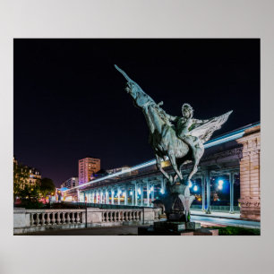 Pont de Bir-Hakeim in night - Paris, Frankreich Poster