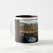 Ponte Vecchio, Florenz, Italien Zweifarbige Tasse (Vorderseite Links)