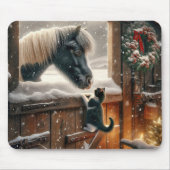 Pony and Kitten in Weihnachtsstall Mousepad (Vorne)