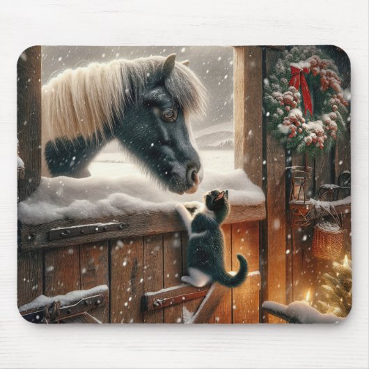Pony and Kitten in Weihnachtsstall Mousepad (Vorne)