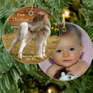 Ponyschmuck zum ersten Weihnachten des Babys unter Keramik Ornament