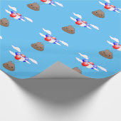 Poo Emoji fliegen mit Balloons in blauem Himmel Geschenkpapier (Ecke)