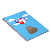 Poo Emoji fliegen mit Balloons in blauem Himmel Notizblock (Rechte Seite)