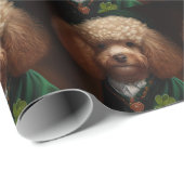 Poodle Dog in St. Patrick's Day Dress Geschenkpapier (Rolleneckpunkt)