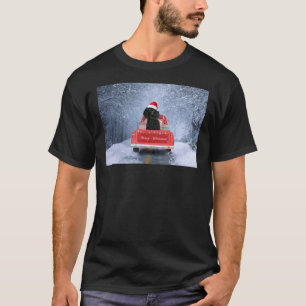 Poodle Hund im Schnee sitzen im Weihnachtswagen la T-Shirt