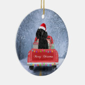 Poodle Hund im Schnee sitzend im Weihnachtswagen Keramik Ornament (Rechts)