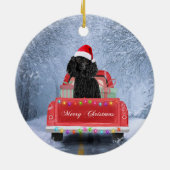 Poodle Hund im Schnee sitzend im Weihnachtswagen Keramik Ornament (Hinten)