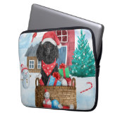 Poodle Hund im Schnee Weihnachtshaus Laptopschutzhülle (Vorderseite Links)