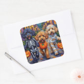 Poodle Hunde Trick-oder-Treating Halloween Kostüme Quadratischer Aufkleber (Umschlag)