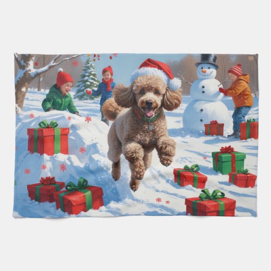 Poodle läuft im Schnee mit Weihnachtshut Geschirrtuch (Horizontal)