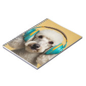 Poodle mit Kopfhörer Notizblock (Linke Seite)