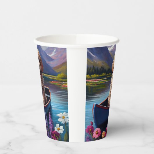 Poodle on a Paddle: Ein Landschaftliches Abenteuer Pappbecher (Links)