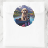 Poodle on a Paddle: Ein Landschaftliches Abenteuer Runder Aufkleber (Tasche)