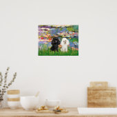 Poodle-Paar (schwarz + weiß) - Lilien 2 Poster (Küche)